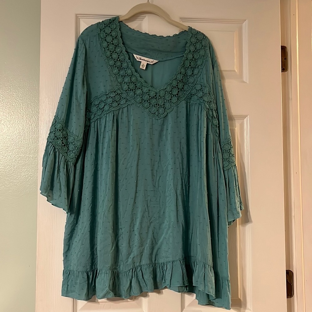 Frilly lace and ruffle top. New no tags